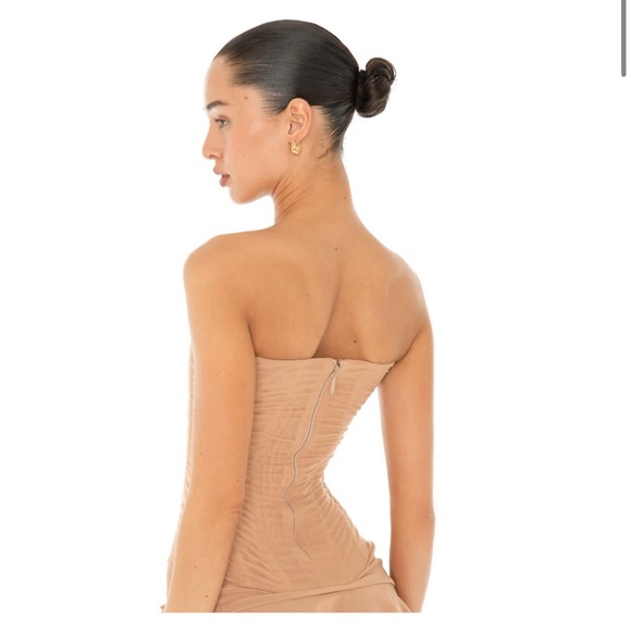 Nude Strapless Corset - Picture 3 of 5